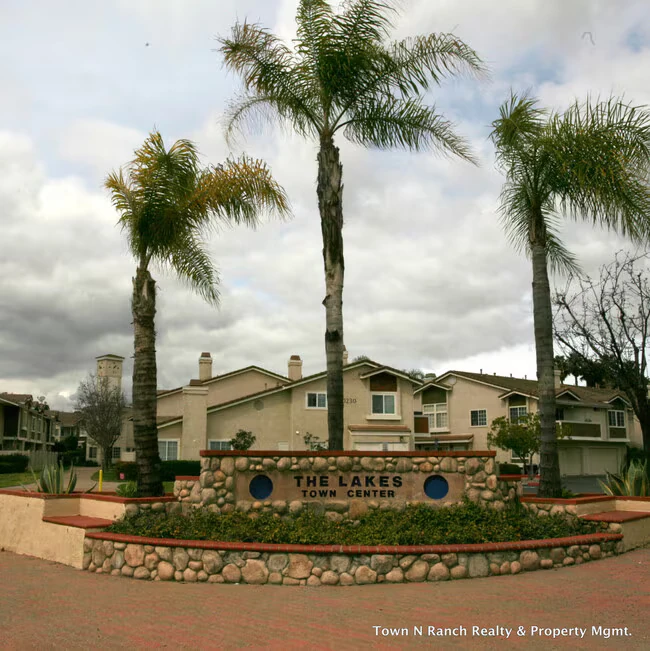 10170 Palm Glen Dr Santee, CA 92071