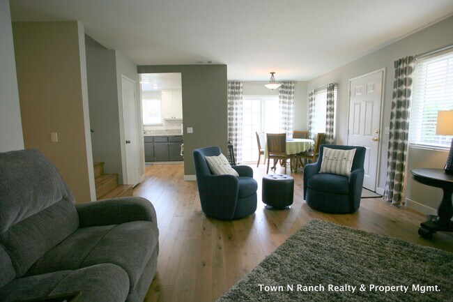 10170 Palm Glen Dr Santee, CA 92071 photo 2