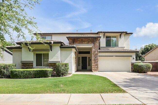 Stunning Home in Sought photo 2