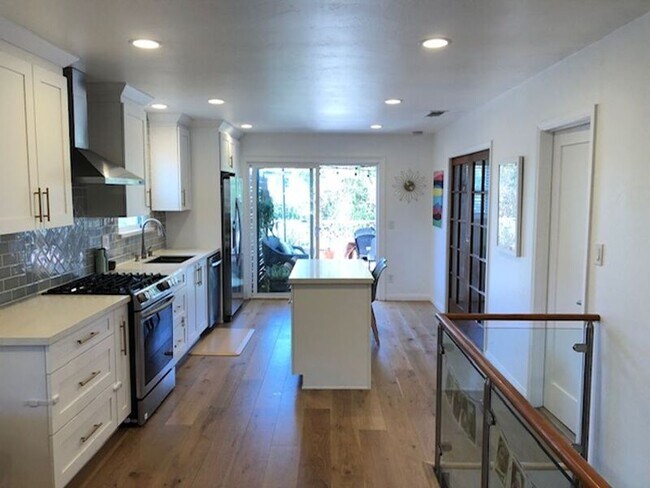 1036 Lincoln Ave San Diego, CA 92103 photo 3