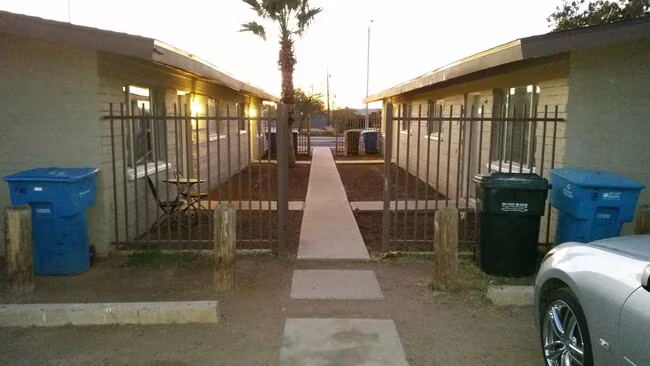 1429 S 11th Ave Phoenix, AZ 85007 photo 2