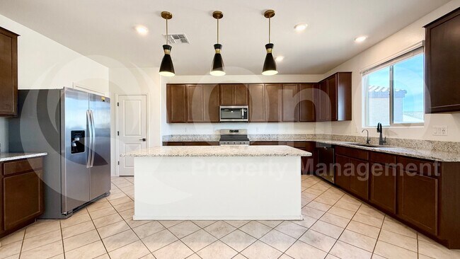 2556 W La Salle St Phoenix, AZ 85041 photo 3