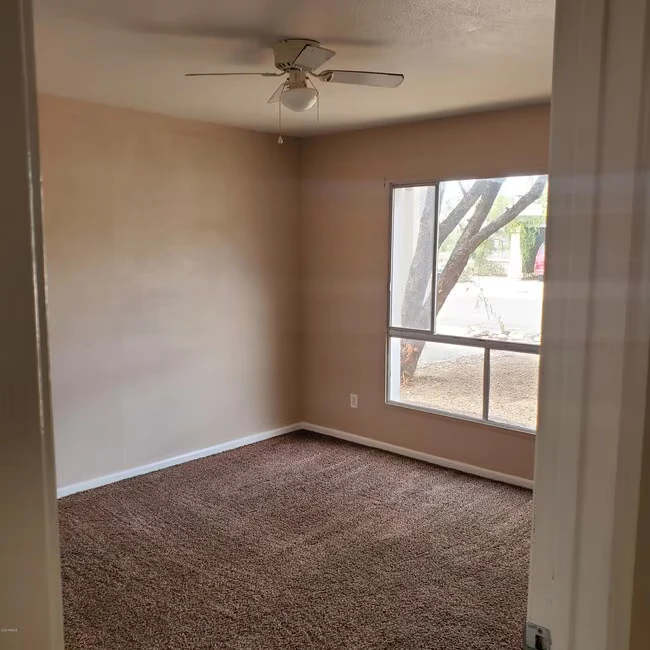 1719 E Gaylon Dr Tempe, AZ 85282 photo 4