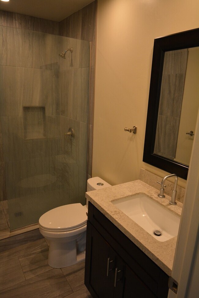 3312 Caminito Eastbluff San Diego, CA 92037 photo 3