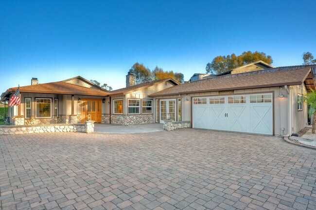 125 Hummingbird Hill Encinitas, CA 92024