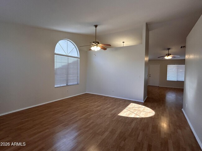 2346 E Devon Ct photo 3