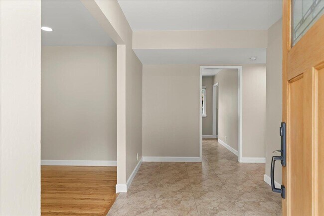 1747 Harte Dr San Jose, CA 95124 photo 4