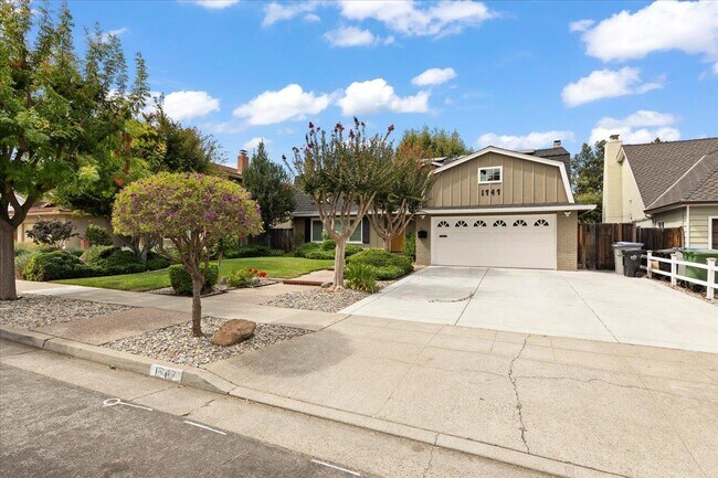 1747 Harte Dr San Jose, CA 95124 photo 3