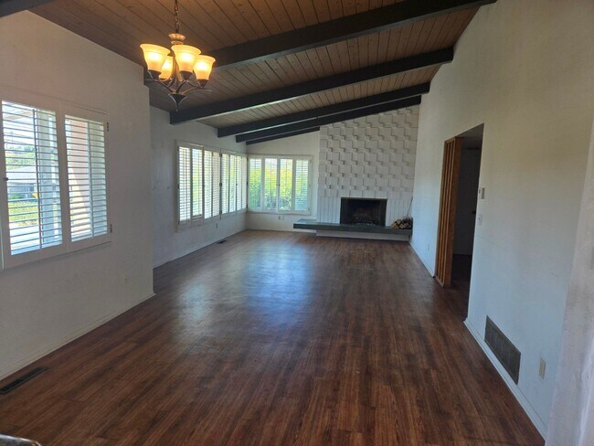 5310 Prosperity Ln San Diego, CA 92115 photo 4