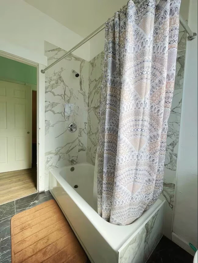 874 36th St Oakland, CA 94608 photo 5