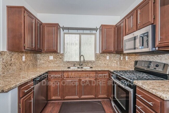 367 Tesoro Gln Escondido, CA 92025 photo 4