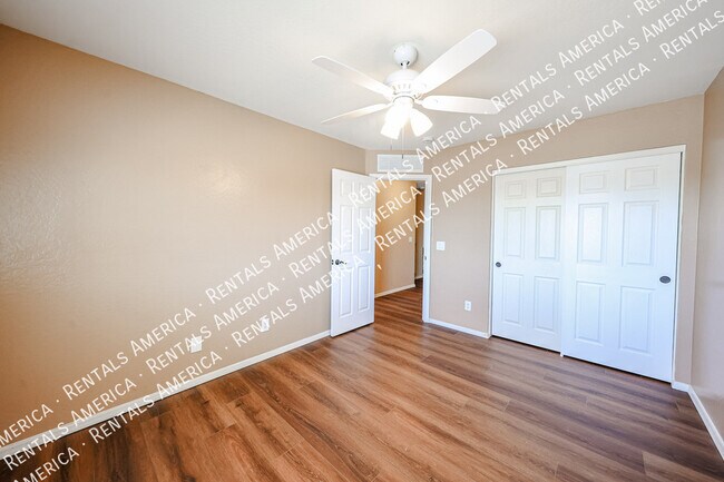 23808 N Tayrien Ln photo 4