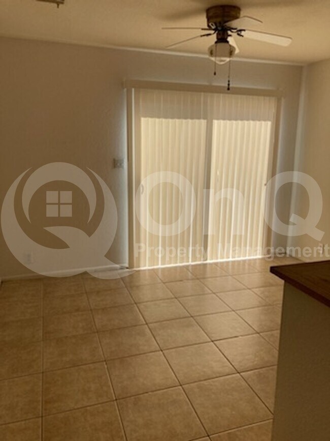 420 W Yukon Dr Phoenix, AZ 85027 photo 4