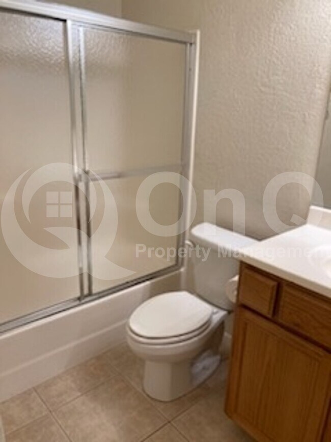 420 W Yukon Dr Phoenix, AZ 85027 photo 3