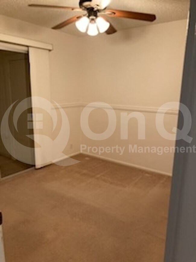 420 W Yukon Dr Phoenix, AZ 85027 photo 5