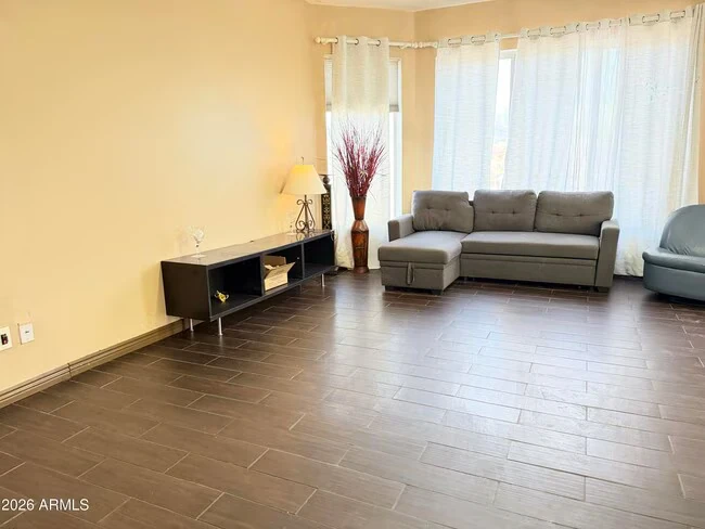 3133 E Kristal Way Phoenix, AZ 85050 photo 4