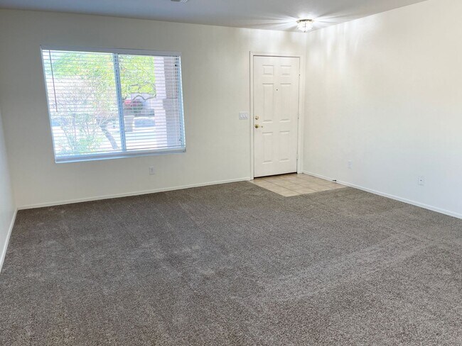 22932 W Morning Glory St Buckeye, AZ 85326 photo 3
