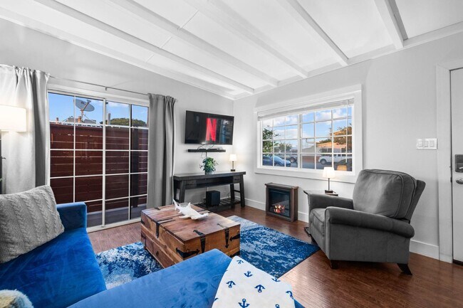 1238 Essex St Imperial Beach, CA 91932 photo 2