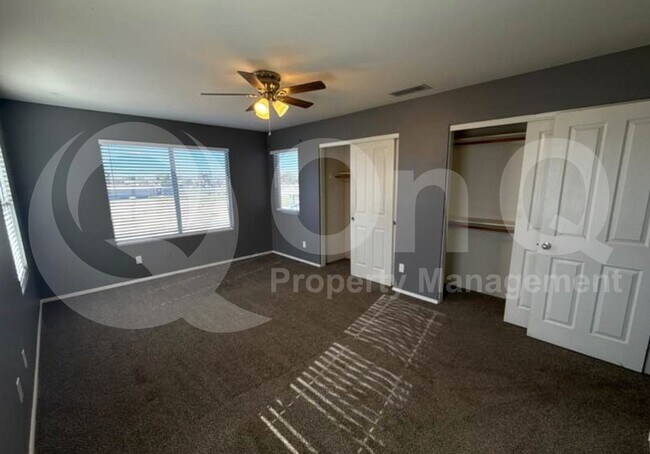 9041 W Caribbean Ln Peoria, AZ 85381 photo 3