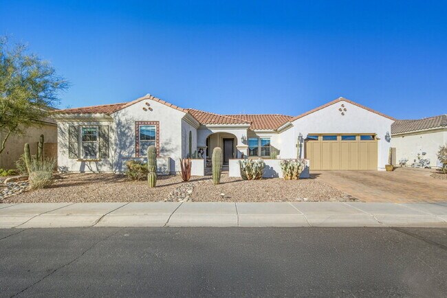 3930 E Iris Dr photo 3