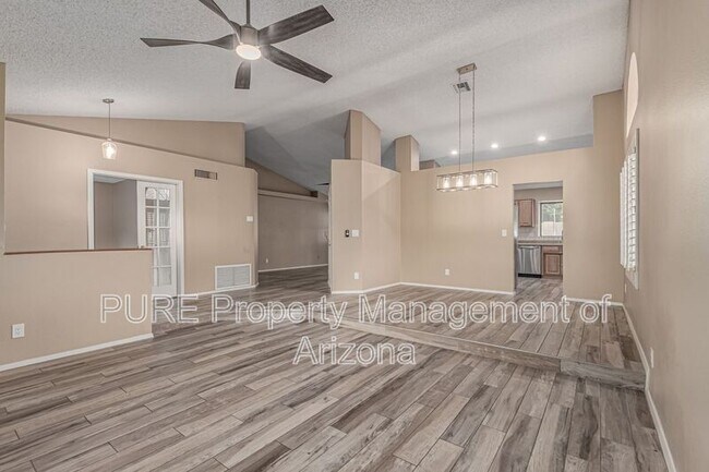 7392 W Topeka Dr Glendale, AZ 85308 photo 3