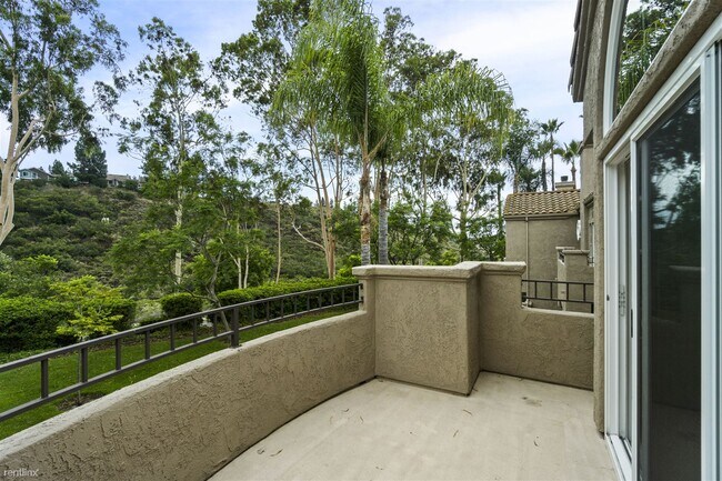 11020 Portobelo Dr San Diego, CA 92124 photo 2