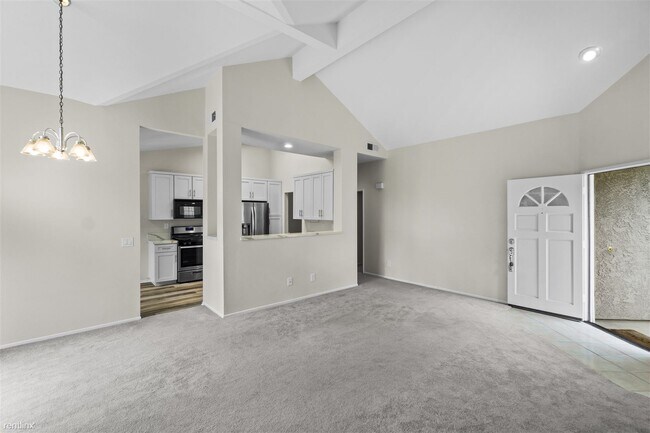 11020 Portobelo Dr San Diego, CA 92124 photo 3