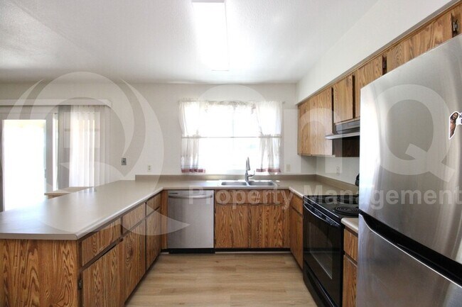517 W Highland St Chandler, AZ 85225 photo 4