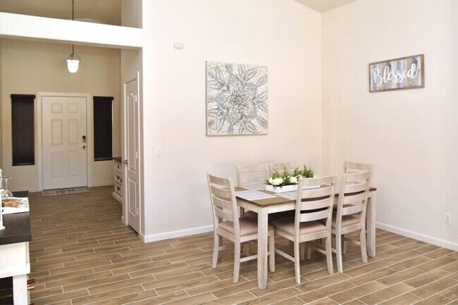 12374 W Hopi St Avondale, AZ 85323 photo 4