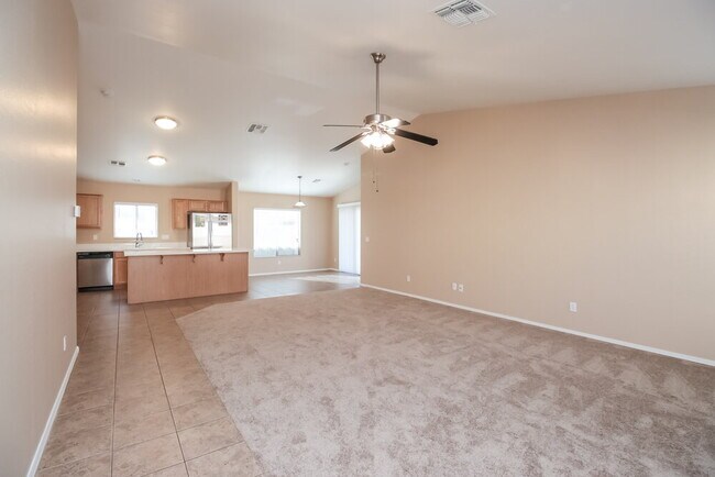 39670 N Kristy Ln San Tan Valley, AZ 85140 photo 3