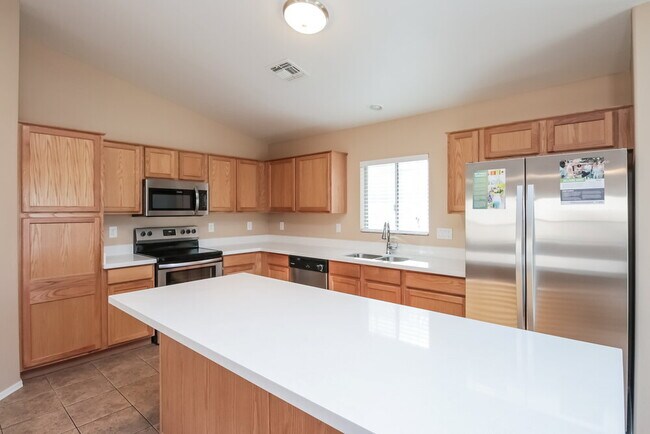 39670 N Kristy Ln San Tan Valley, AZ 85140 photo 5