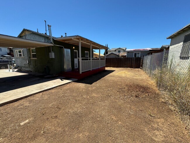 3766 Teak St San Diego, CA 92113 photo 4