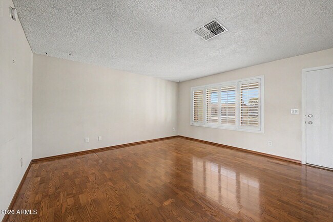 1455 W Mohawk Ln Phoenix, AZ 85027 photo 3