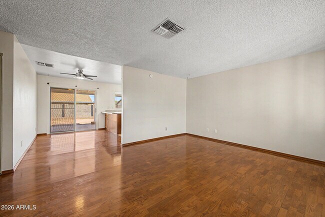 1455 W Mohawk Ln Phoenix, AZ 85027 photo 2
