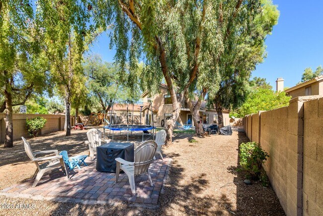 8890 S Grandview Dr Tempe, AZ 85284 photo 5