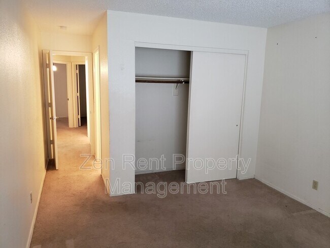 4443 N 84th Ln Phoenix, AZ 85037 photo 5