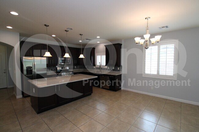 7562 W Tierra Buena Ln Peoria, AZ 85382 photo 3