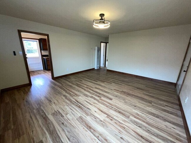 567 Encinitas Ave San Diego, CA 92114 photo 5