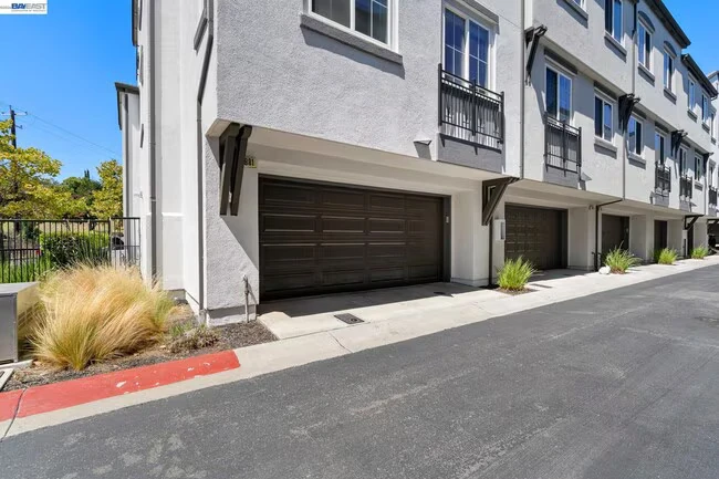 7981 Bellina St Dublin, CA 94568 photo 5