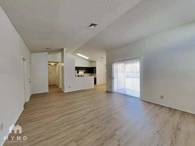 10049 W Mariposa St Phoenix, AZ 85037 photo 5