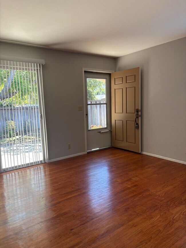 4141-4141 Olga Dr San Jose, CA 95117 photo 5