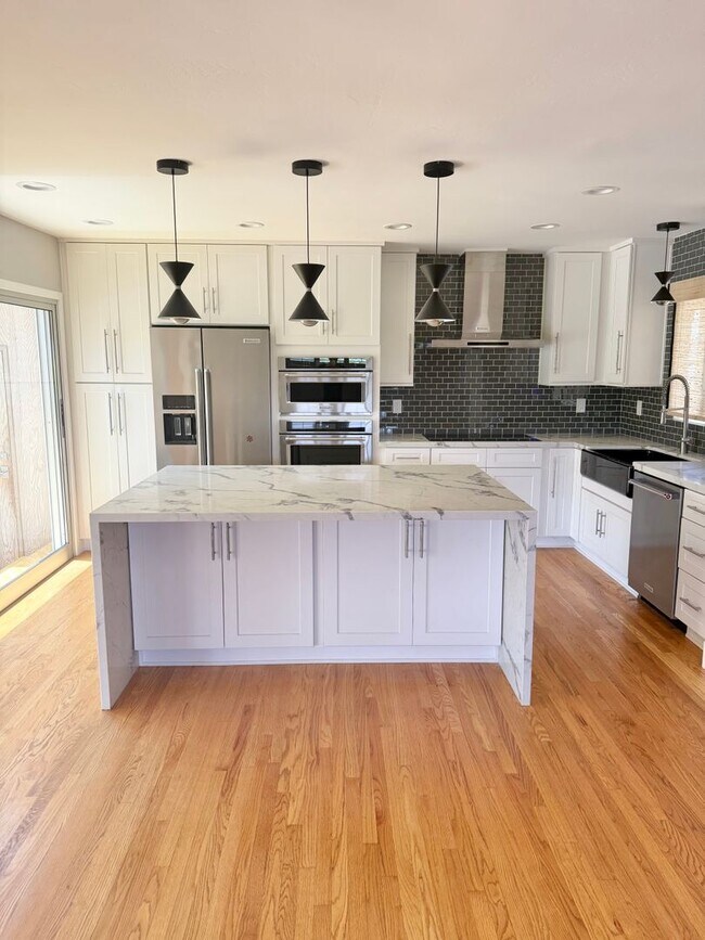 8919 Geraldine Ave San Diego, CA 92123 photo 2