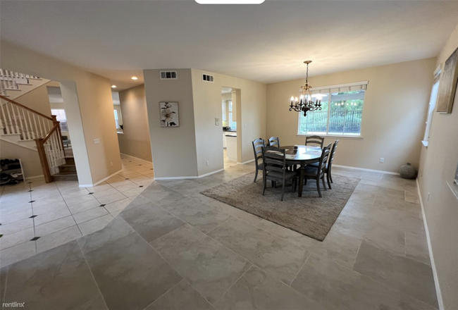 45339 Tiburcio Dr Temecula, CA 92592 photo 3