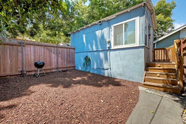 2744 Treat St San Diego, CA 92102 photo 4