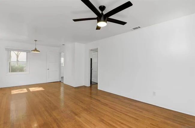 4774 College Ave San Diego, CA 92115 photo 3
