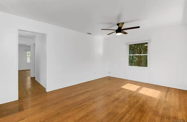 4774 College Ave San Diego, CA 92115 photo 2
