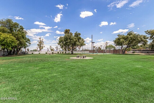 424 W Brown Rd Mesa, AZ 85201 photo 3