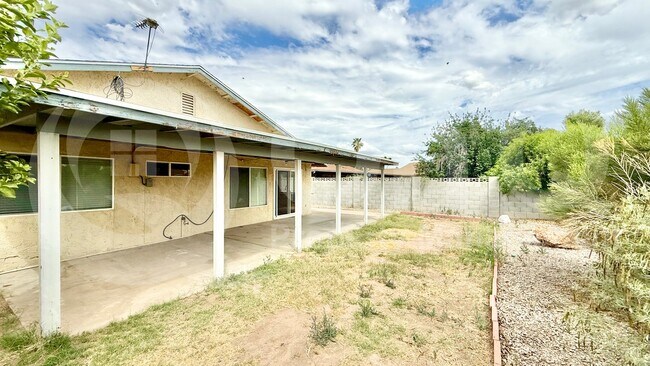 5625 W Campo Bello Dr Glendale, AZ 85308 photo 3