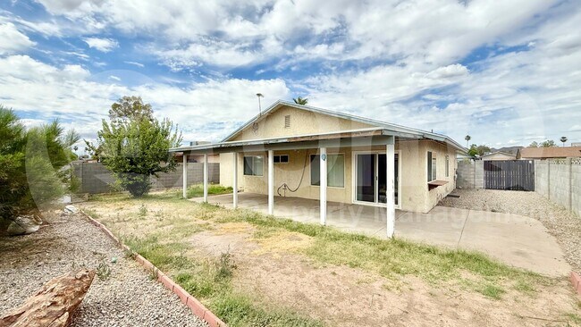 5625 W Campo Bello Dr Glendale, AZ 85308 photo 4