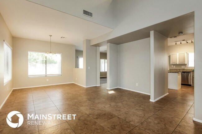 13440 W Gelding Dr Surprise, AZ 85379 photo 4